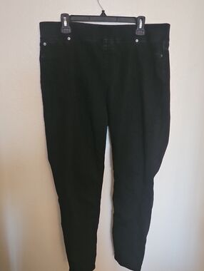 Essentials Women’s Black Skinny Jeans